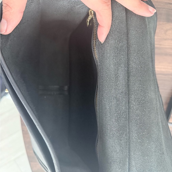 Vintage Coach Willis 9927 in Black with Brass Hardware - Picture 11 of 15